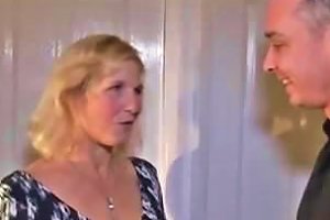 Mommy Is Getting It On With Hot Jungschwanz Free Porn 25